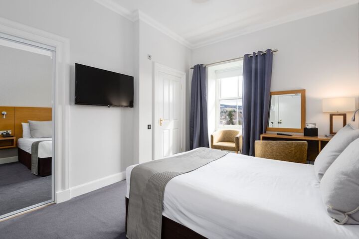 Room 44 of 90