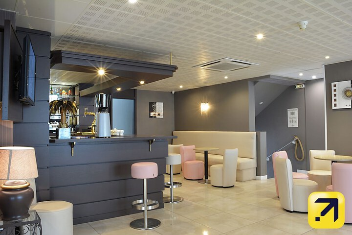 Lounge 69 of 81