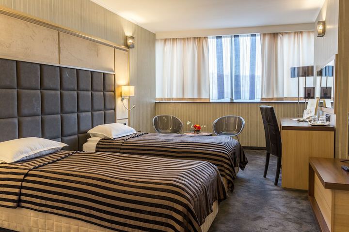 Room 13 of 72