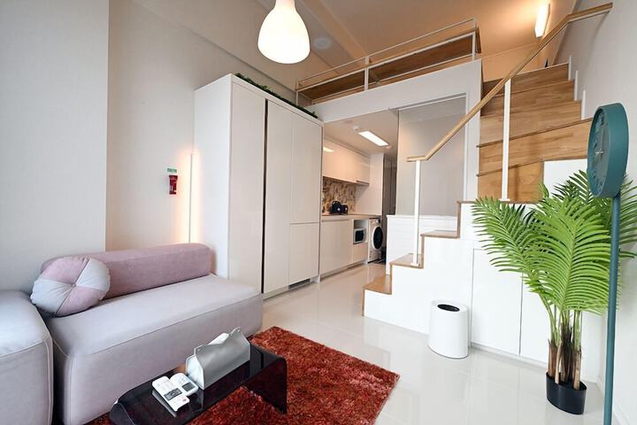 Room 9 of 15