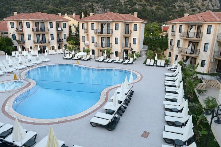 Pools & Facilities