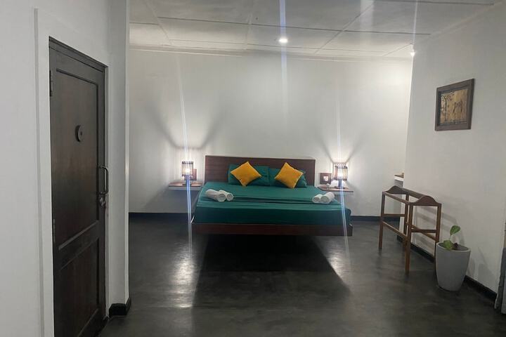 Room 16 of 93