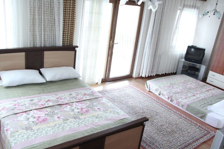 Room 2 of 43