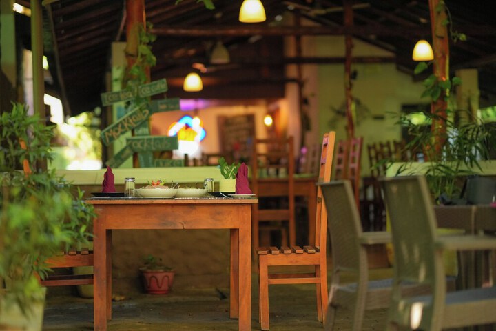 Dining 46 of 60