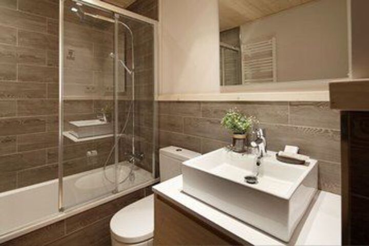 Room 2 of 20