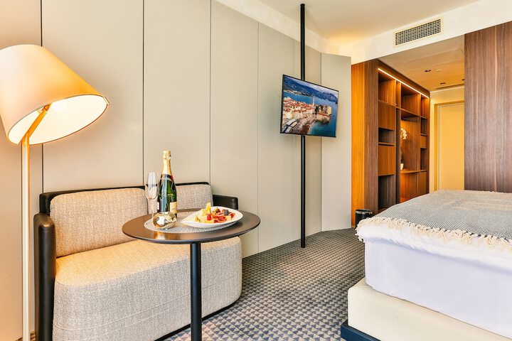 Room 18 of 55
