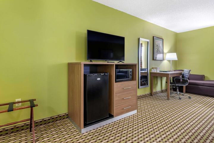 2 Double Beds (4 of 9)