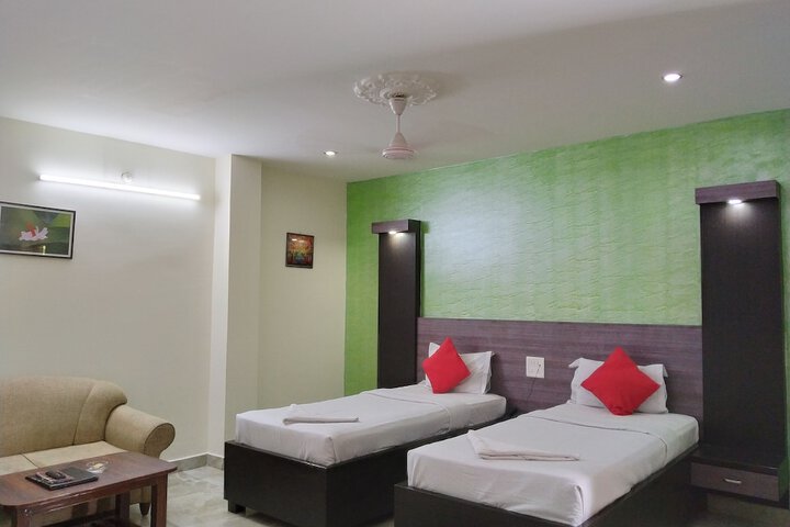 Room 16 of 36