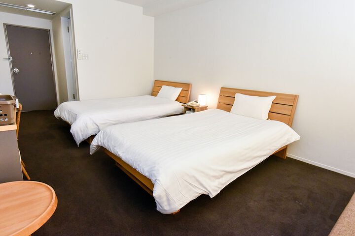 Room 18 of 40