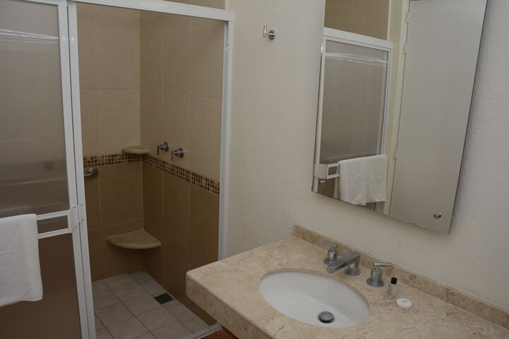 Room 7 of 48