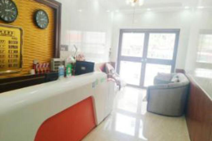 Yitian Business Hotel (Bus Station Branch)