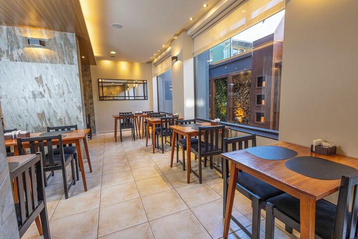 Breakfast area