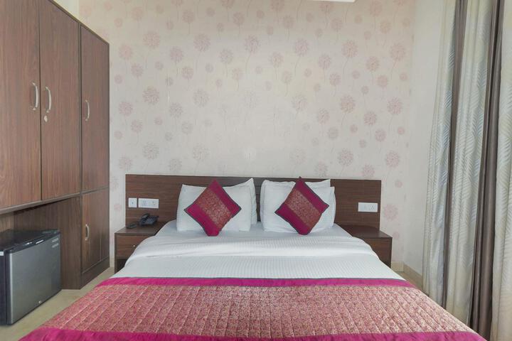 Room 3 of 9