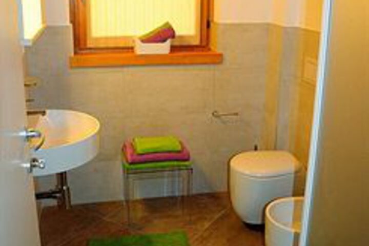 Room 5 of 27