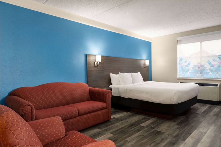 1 King Bed 1 Bedroom Executive Room (5 of 18)