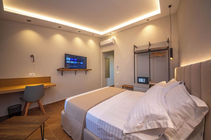 Room 14 of 95