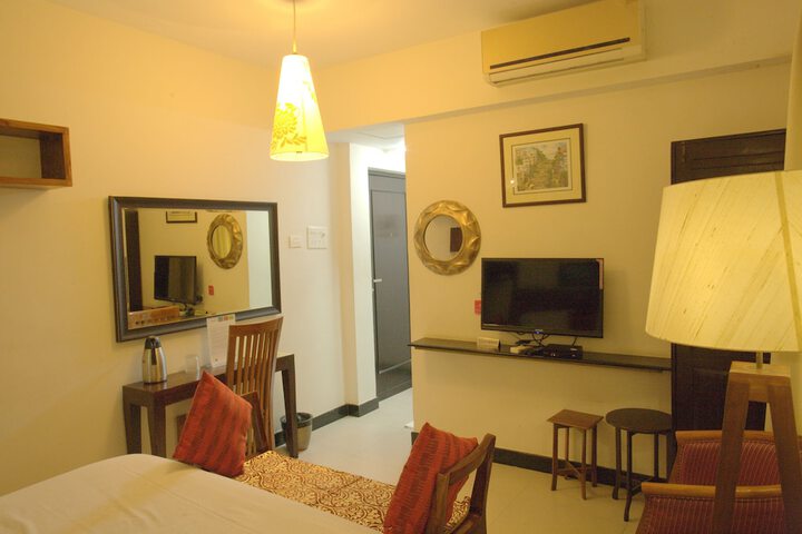Room 16 of 52