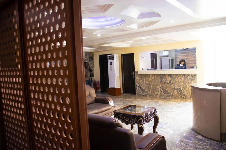 Parris Royal Hotel