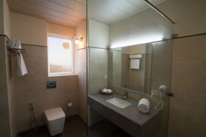Room 5 of 64