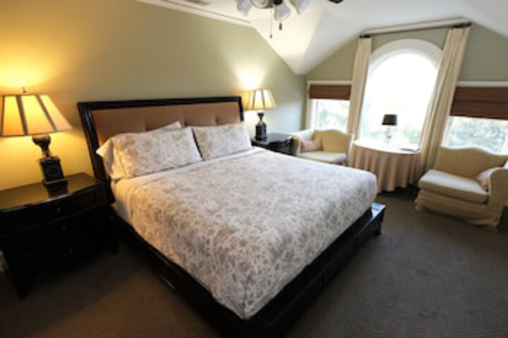 Room 85 of 252