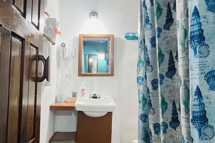 Room 128 of 180