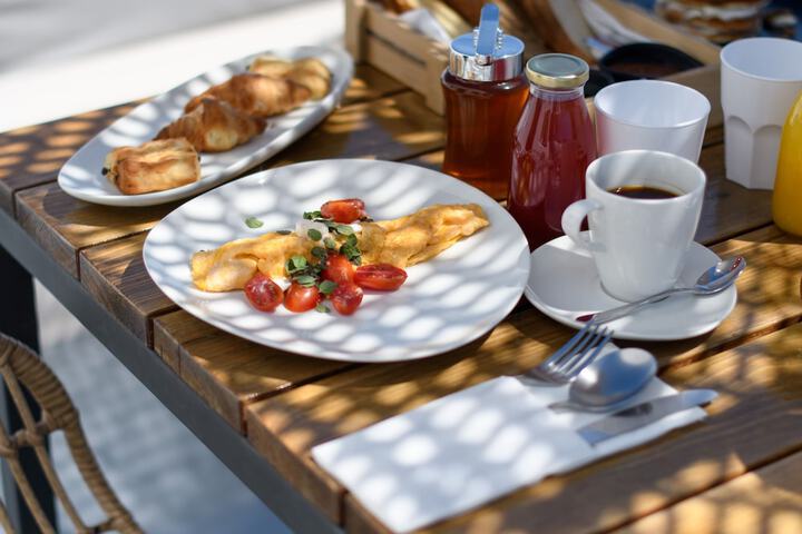 Breakfast/Coffee Service 82 of 92