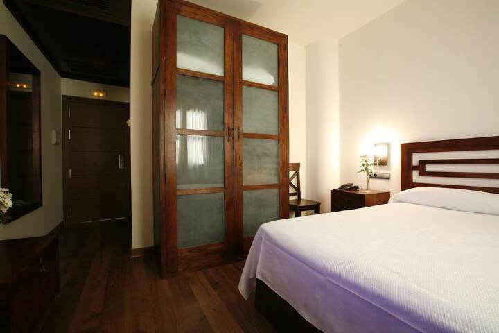 Room 19 of 65