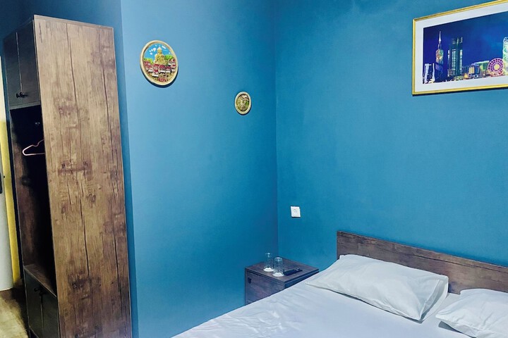 Room 30 of 146