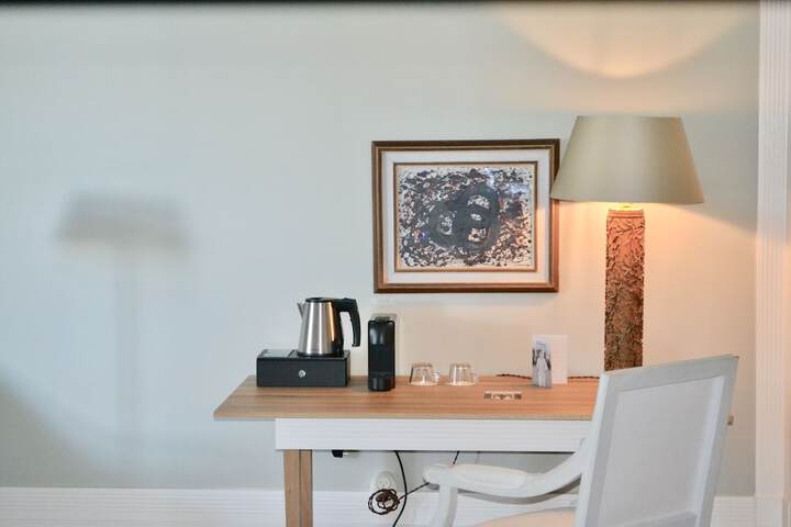Room 12 of 89
