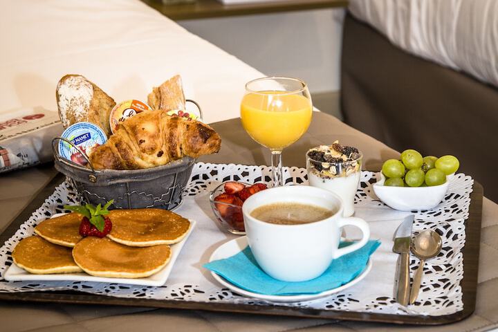 Breakfast/Coffee Service 76 of 114