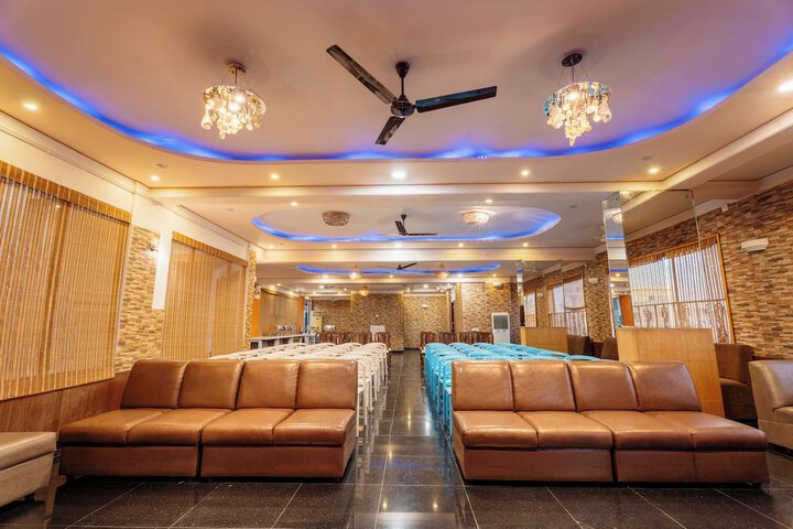 Ballroom/Hall 130 of 135