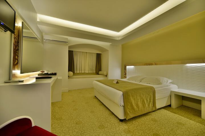 Room 5 of 43