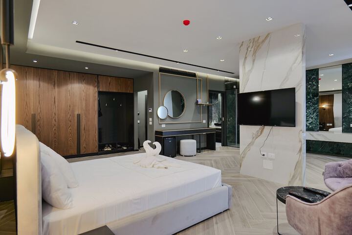 Room 48 of 148