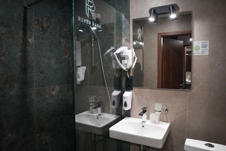 Room 52 of 67