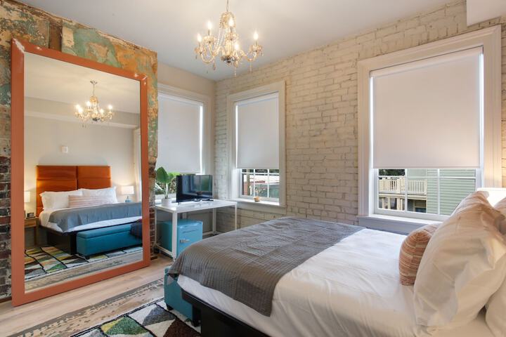 Room 47 of 164