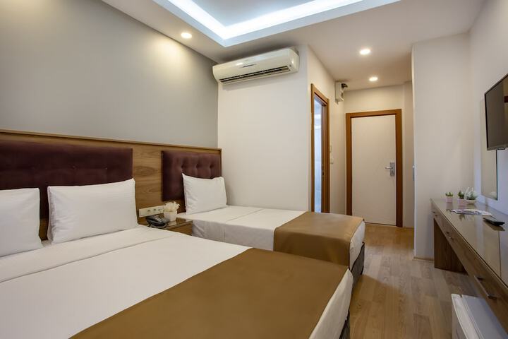 Room 26 of 66