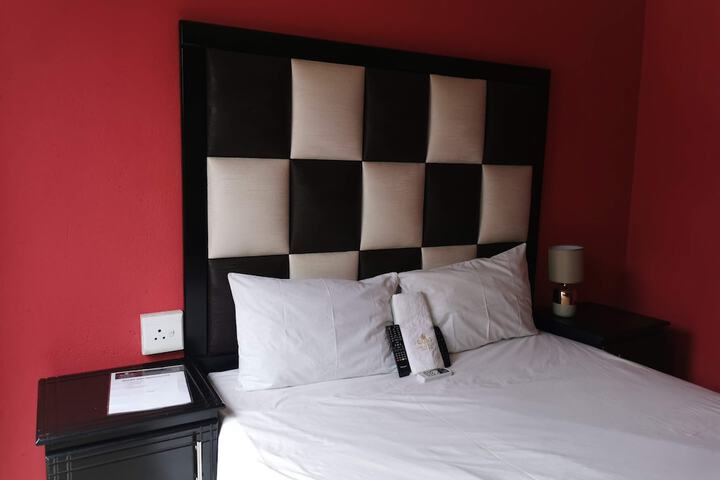 Room 14 of 98