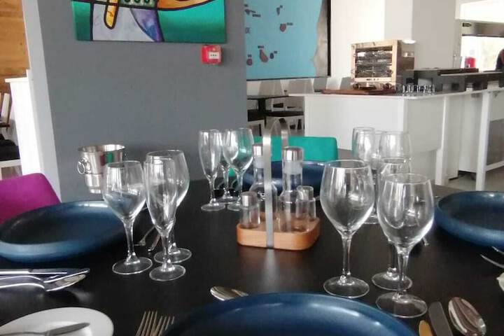 Dining 18 of 28