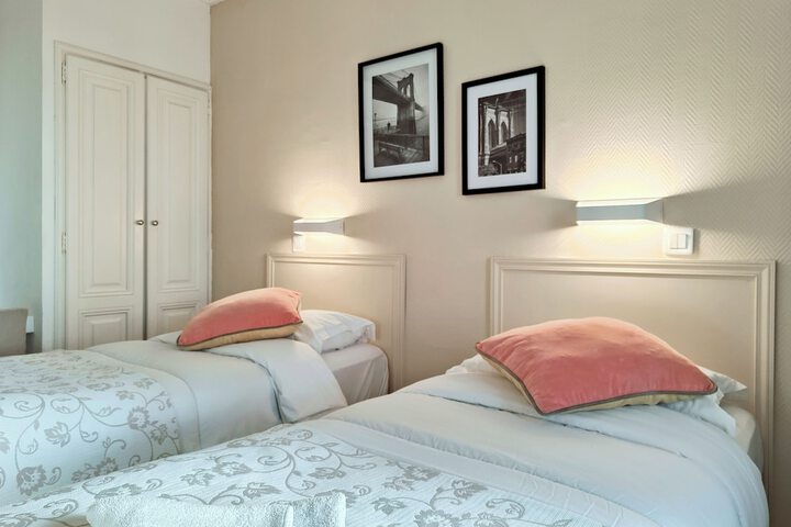Room 7 of 48