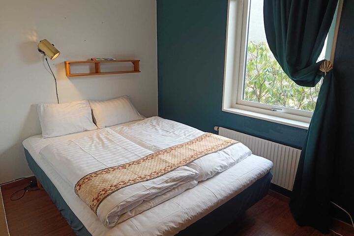 Room 22 of 77