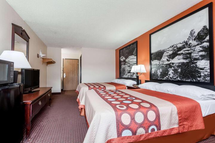1 King Bed (1 of 8)