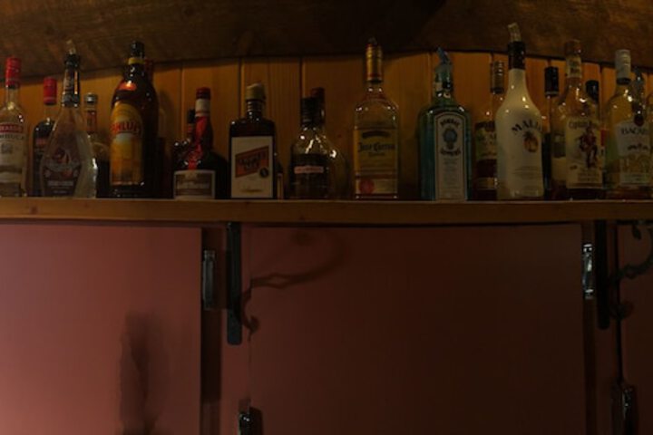 Lounge 43 of 80
