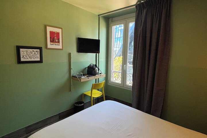 Room 17 of 76