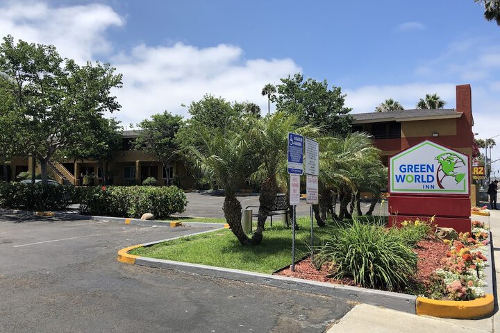 Ramada by Wyndham near SeaWorld / Mission Beach