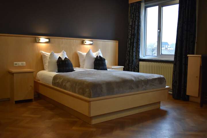 Room 6 of 88