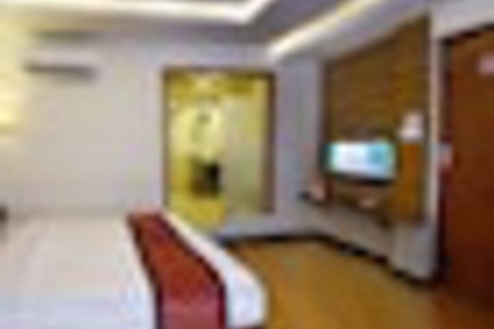 Room 80 of 339