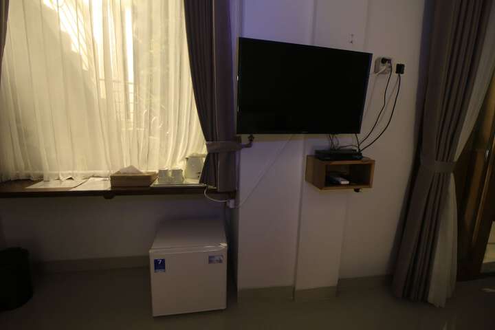 Room 14 of 34