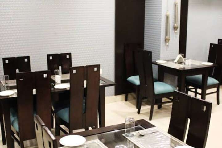 Dining 13 of 21