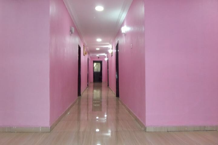 Ballroom/Hall 23 of 28