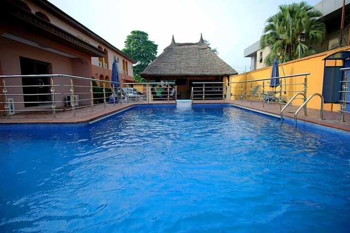 Pool 11 of 21